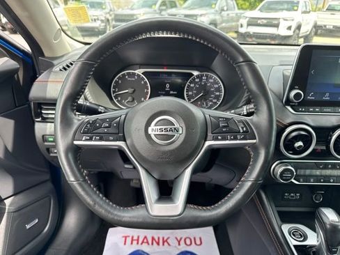Used 2022 Nissan Sentra SR w/ SR Premium Package FWD image 15