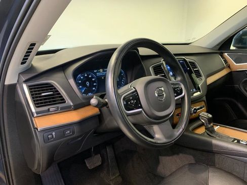 Used 2022 Volvo XC90 T6 Momentum w/ Climate Package image 15