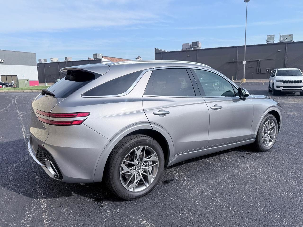 Used 2025 Genesis GV70 2.5T AWD/4WD image 5