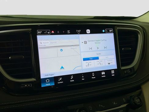 Used 2023 Chrysler Pacifica Limited image 17