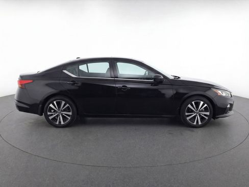 Used 2023 Nissan Sentra SV FWD image 11