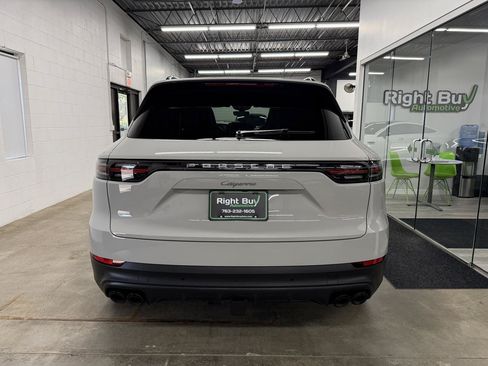 Used 2023 Porsche Cayenne Platinum Edition AWD/4WD image 5