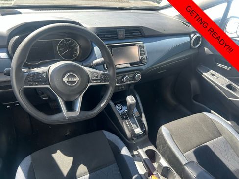 Used 2025 Nissan Versa SV FWD image 8