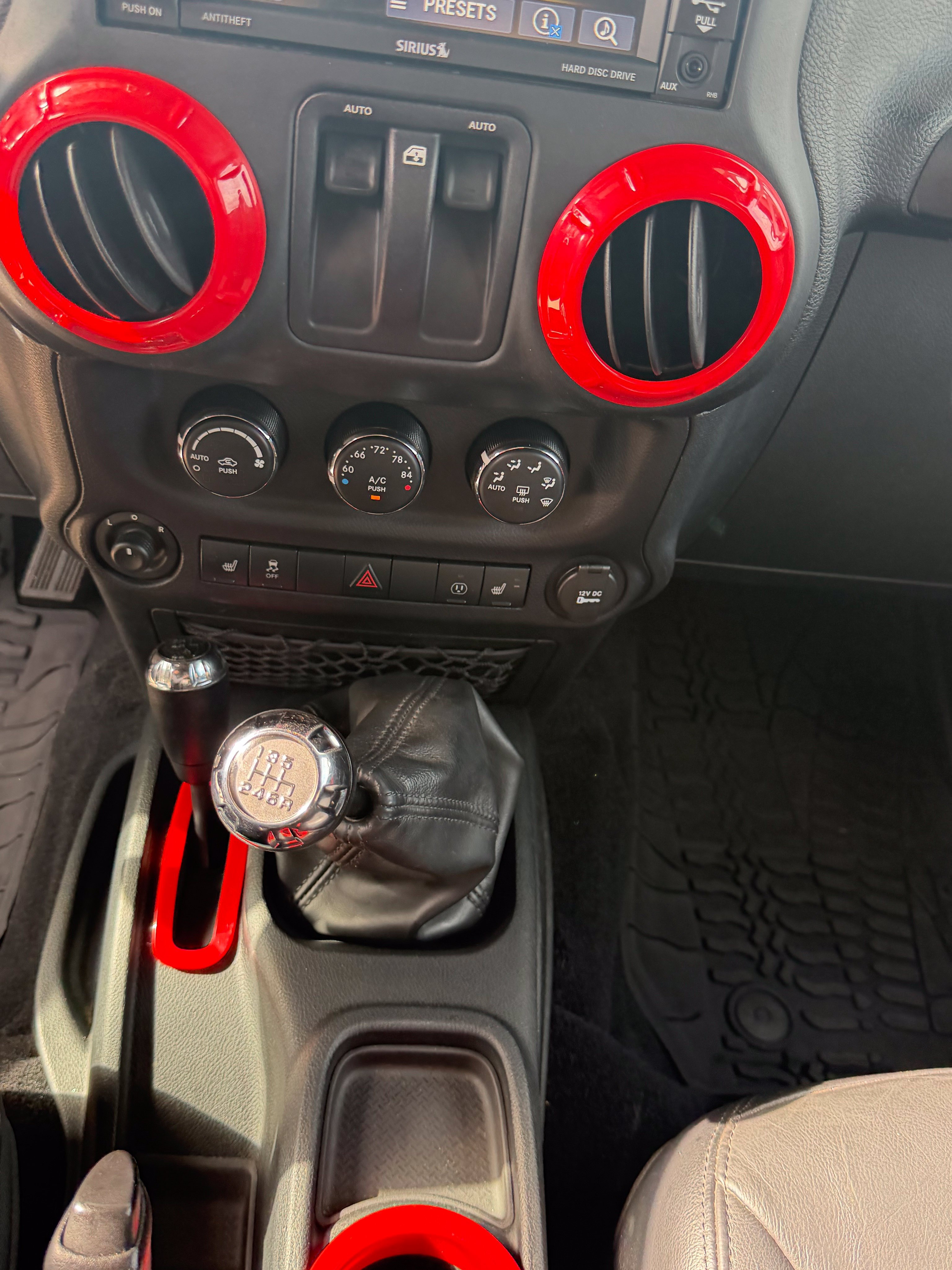 Used 2016 Jeep Wrangler Sahara AWD/4WD image 16