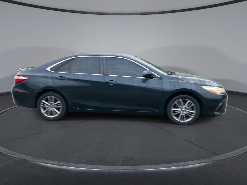 Used 2016 Toyota Camry SE FWD image 3