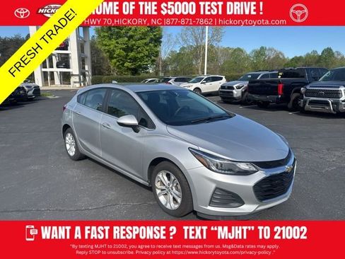 Used 2019 Chevrolet Cruze LT image 1