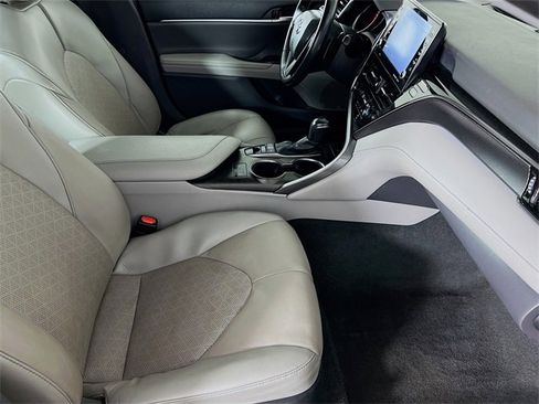 Used 2023 Toyota Camry XSE image 29