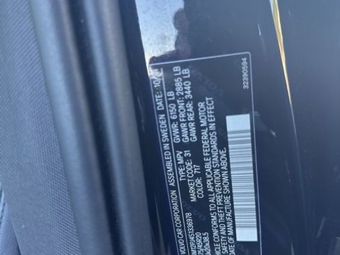 Certified 2025 Volvo XC90 B5 Core image 28