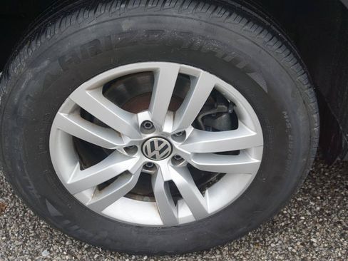 Used 2015 Volkswagen Tiguan S FWD image 21