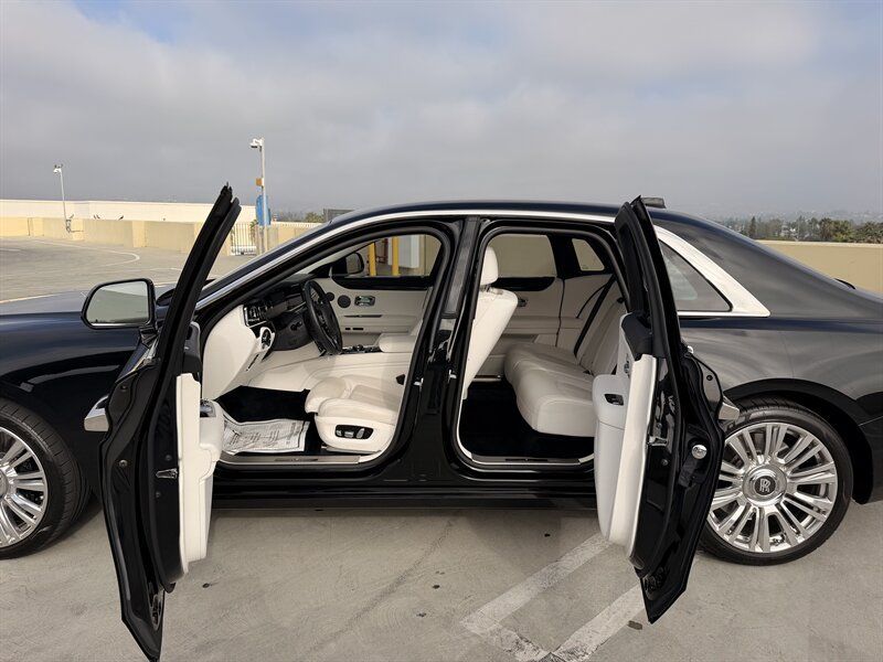 Used 2021 Rolls-Royce Ghost AWD/4WD image 29