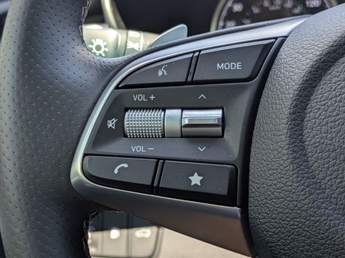 Certified 2023 Genesis G70 2.0T RWD image 24