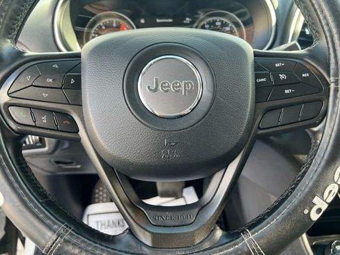 Used 2020 Jeep Cherokee Trailhawk w/ Cold Weather Group image 10