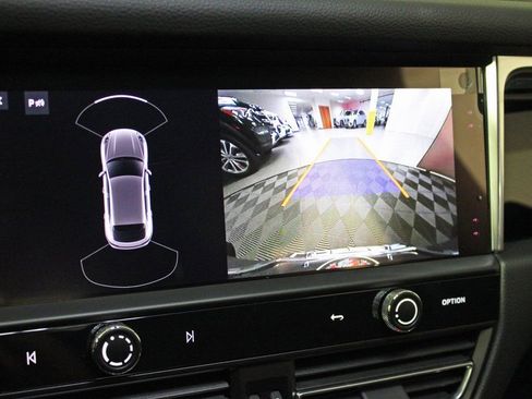 Certified 2026 Porsche Macan AWD/4WD image 26