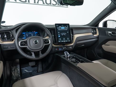 New 2026 Volvo XC60 B5 Plus w/ Climate Package AWD/4WD image 16