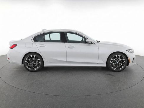 Used 2025 BMW 330i Sedan w/ Premium Package RWD image 30