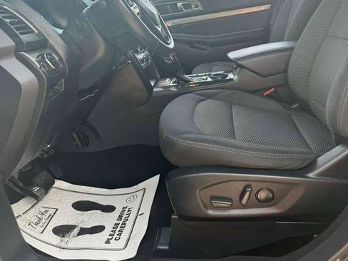 Used 2019 Ford Explorer XLT w/ Equipment Group 201A image 12