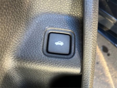 Used 2018 Honda Accord LX image 24