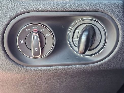 Used 2021 Porsche Macan image 19