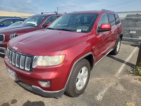 Used 2013 Jeep Grand Cherokee Laredo w/ Laredo E Group image 3