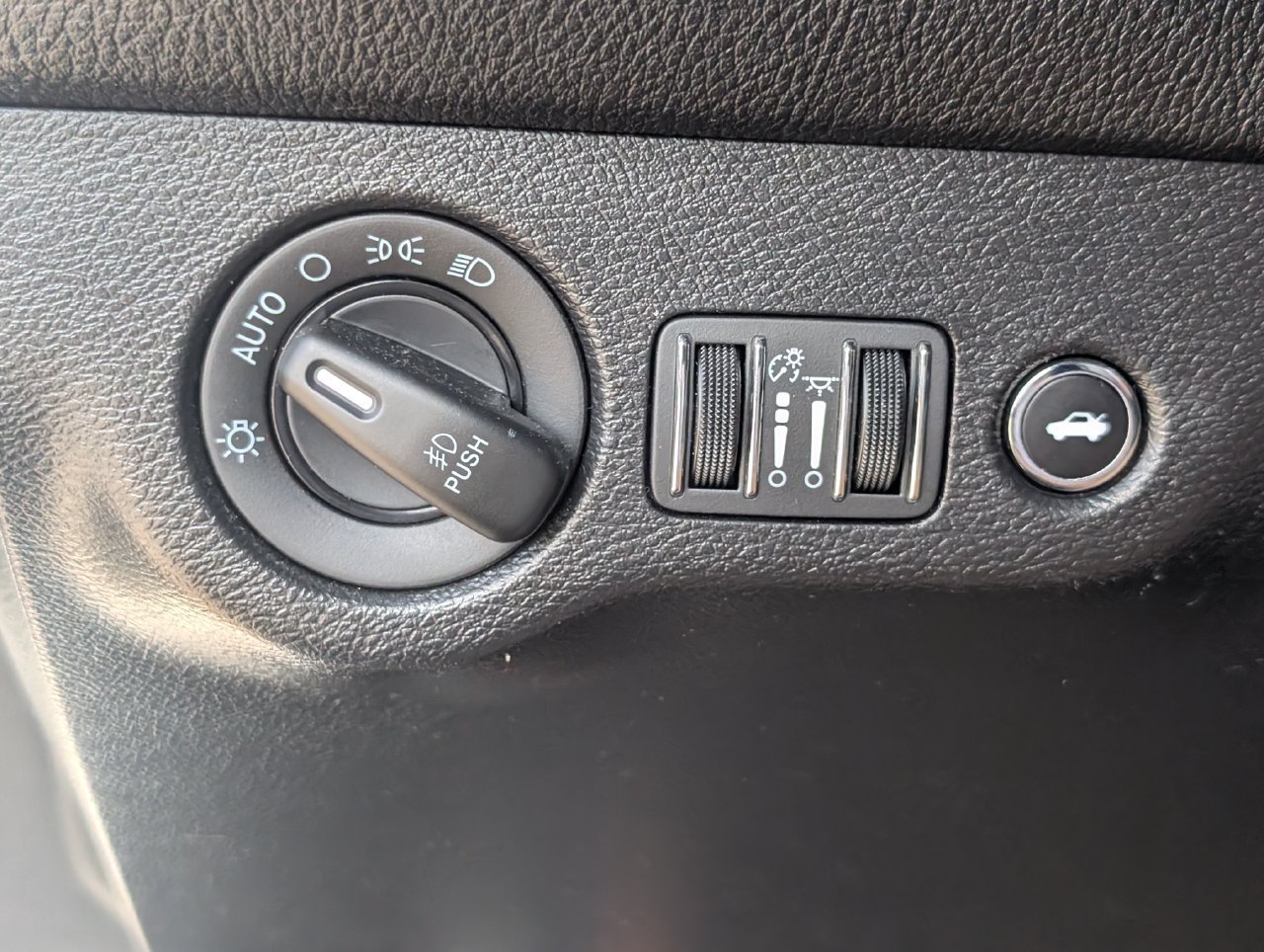 Used 2020 Dodge Challenger R/T RWD image 22
