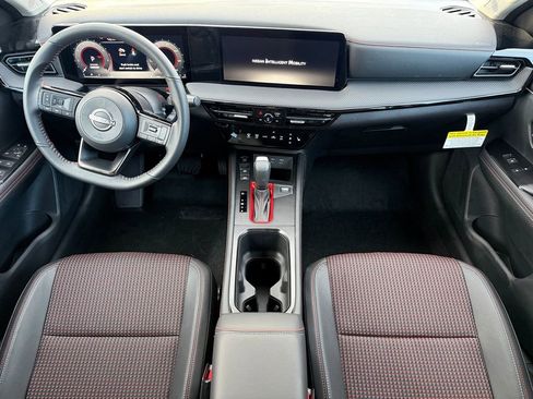 New 2026 Nissan Kicks SR w/ Cold Weather Package AWD/4WD image 19