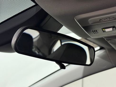 Used 2020 Toyota Camry SE image 16