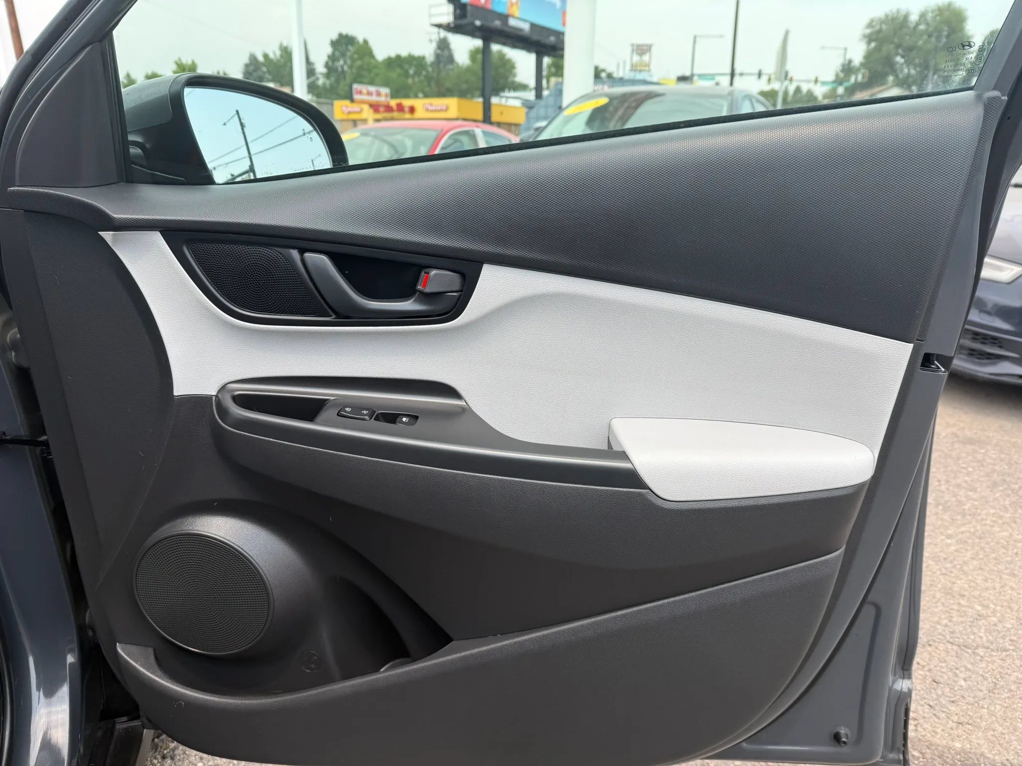 Used 2023 Hyundai Kona SEL AWD/4WD image 17