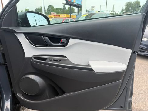 Used 2023 Hyundai Kona SEL AWD/4WD image 17