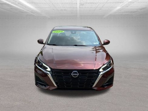 Used 2025 Nissan Altima 2.5 SL AWD/4WD image 9