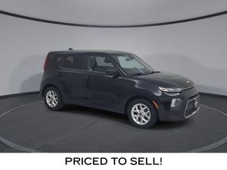 Used 2022 Kia Soul LX w/ Technology Package FWD video 2
