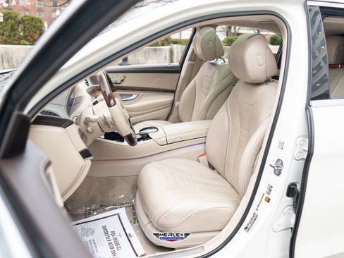 Used 2019 Mercedes-Benz S 560 Sedan image 16