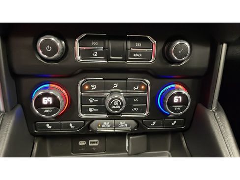 Used 2021 Chevrolet Tahoe Z71 w/ Rear Media and Nav Package AWD/4WD image 14