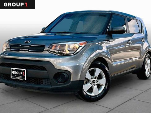 Used 2017 Kia Soul FWD image 1