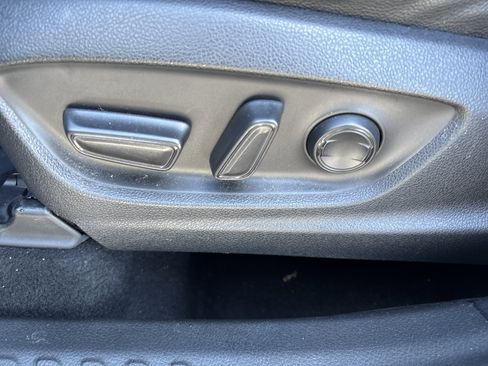 Used 2021 Toyota C-HR Limited image 36