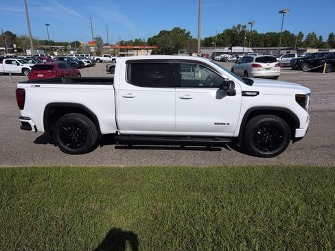 Used 2025 GMC Sierra 1500 Elevation w/ Elevation Premium Package AWD/4WD image 8