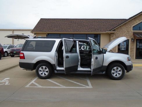 Used 2017 Ford Expedition EL XL w/ Equipment Group 101A RWD image 23