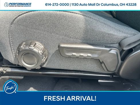 Used 2025 Jeep Gladiator Sport AWD/4WD image 18