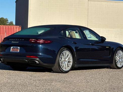 Used 2018 Porsche Panamera 4 image 4