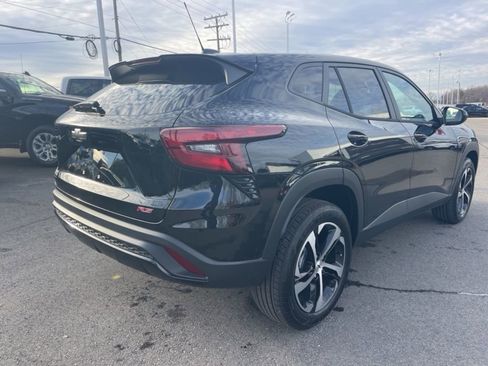 New 2026 Chevrolet Trax RS w/ Sunroof Package image 5