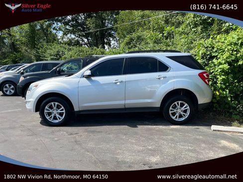 Used 2017 Chevrolet Equinox LT w/ Convenience Package image 2
