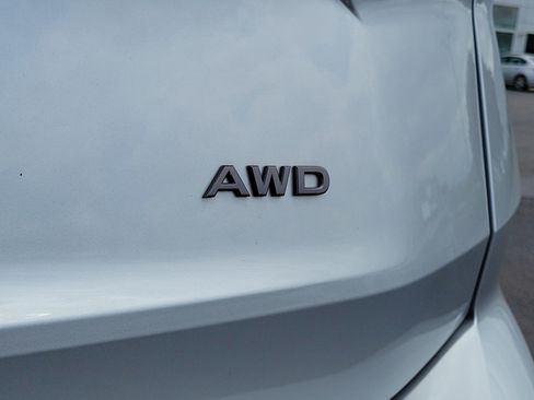 Used 2025 Nissan Rogue S AWD/4WD image 7