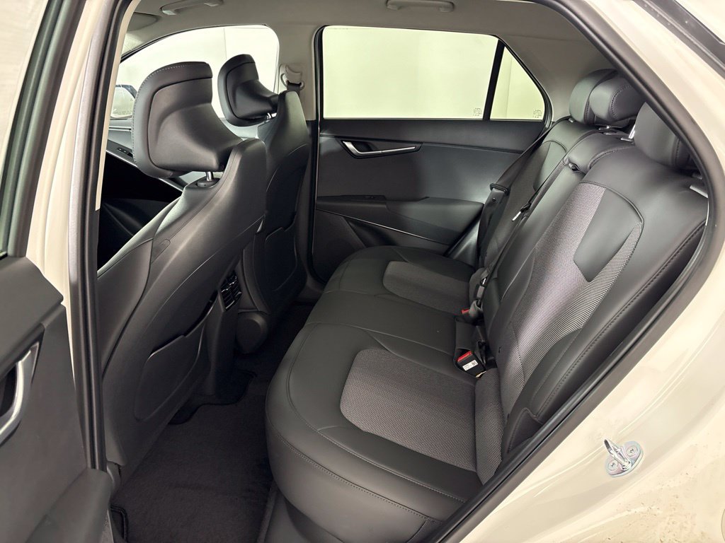 New 2026 Kia Niro Wind FWD image 23