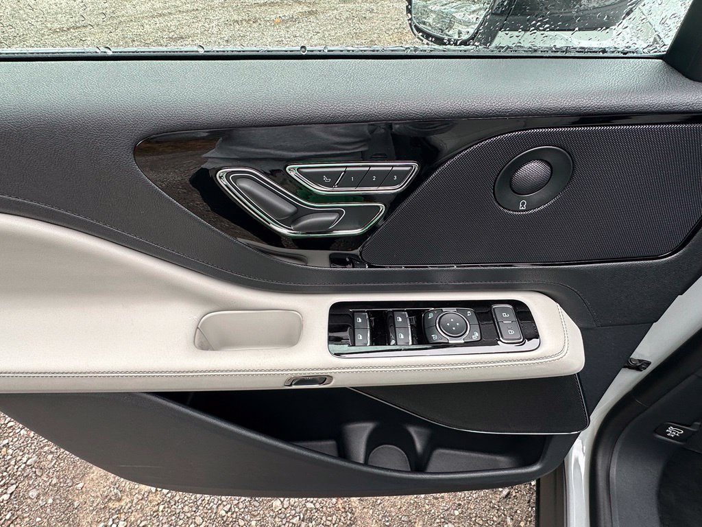 New 2027 Lincoln Aviator Reserve AWD/4WD image 18