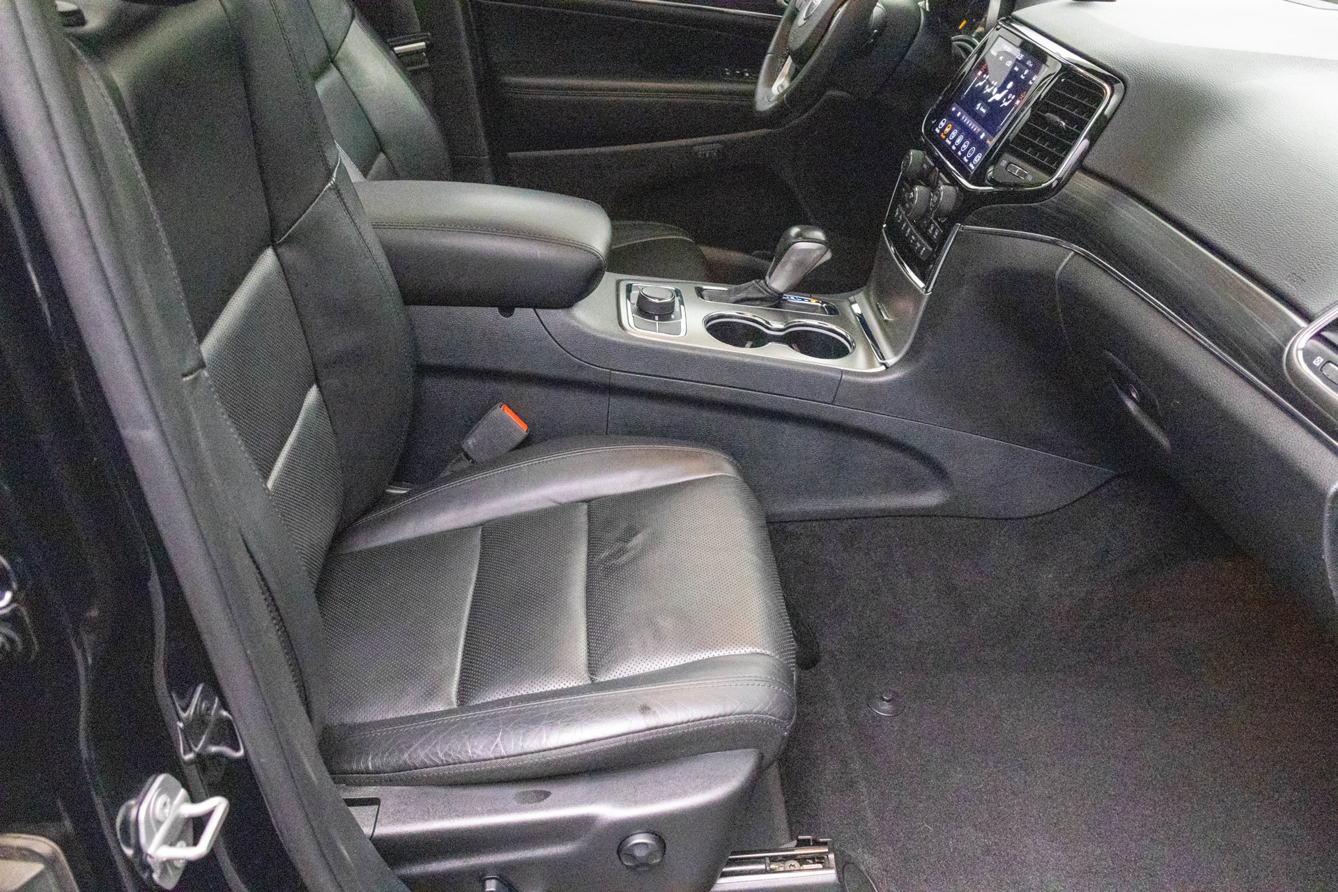 Used 2020 Jeep Grand Cherokee Limited w/ Luxury Group II AWD/4WD image 37