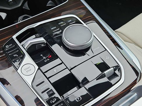 New 2026 BMW X5 xDrive50e w/ M Sport Package image 30