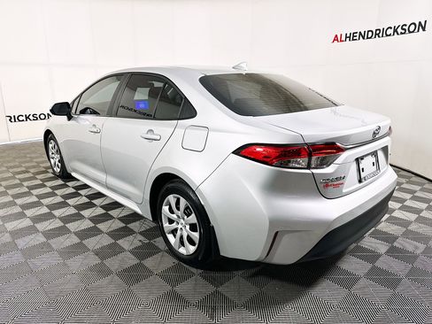 Used 2025 Toyota Corolla LE image 5