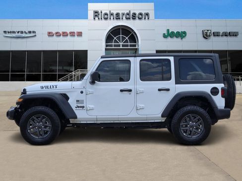 Used 2023 Jeep Wrangler Unlimited Sport AWD/4WD image 3