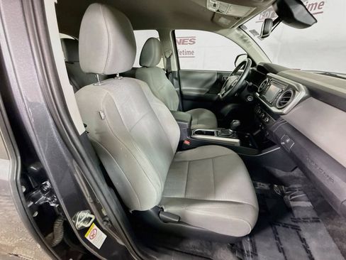 Used 2019 Toyota Tacoma SR5 RWD image 29