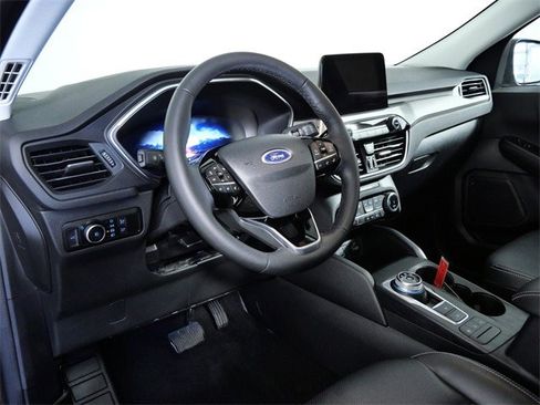 Certified 2022 Ford Escape Titanium w/ Class II Trailer Tow Package image 15