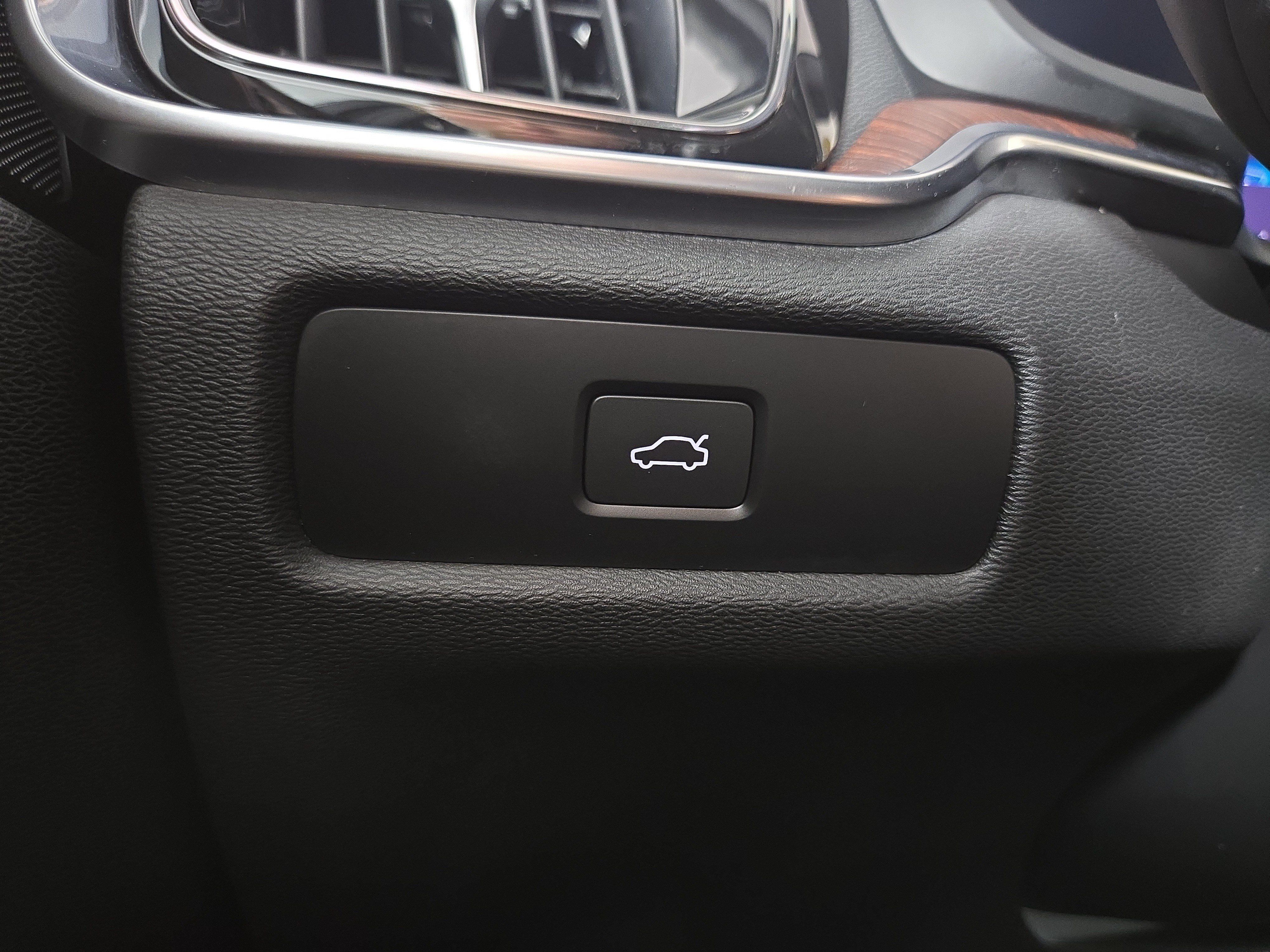 Used 2024 Volvo S60 B5 Plus AWD/4WD image 27